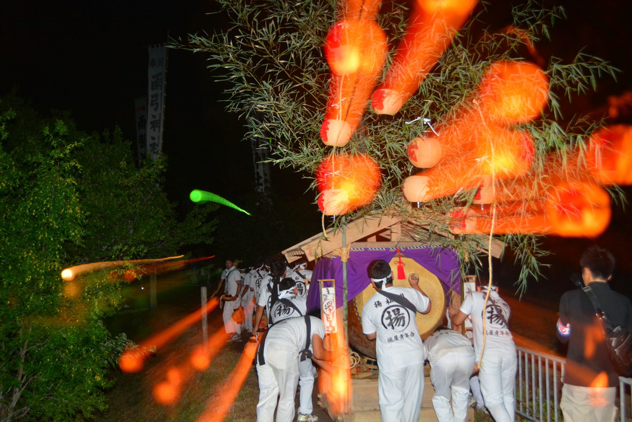 舞鶴觀光資訊網 在日本海的沿海城市中,因臨海而得天獨厚的舞鶴(日本京都)很早就開始興盛起來,是一座歷史悠久的名城。